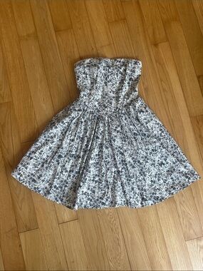 Wayf Black and White Floral Strapless Dress